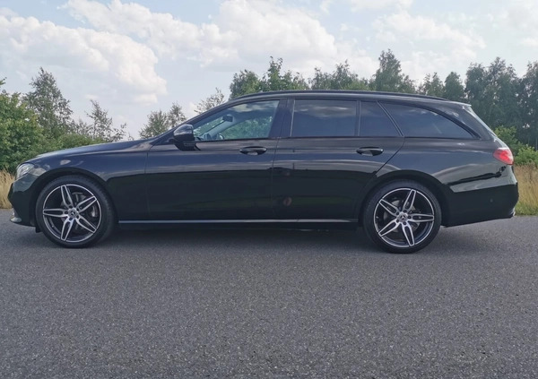 Mercedes-Benz Klasa E cena 145000 przebieg: 106000, rok produkcji 2019 z Szczawno-Zdrój małe 106